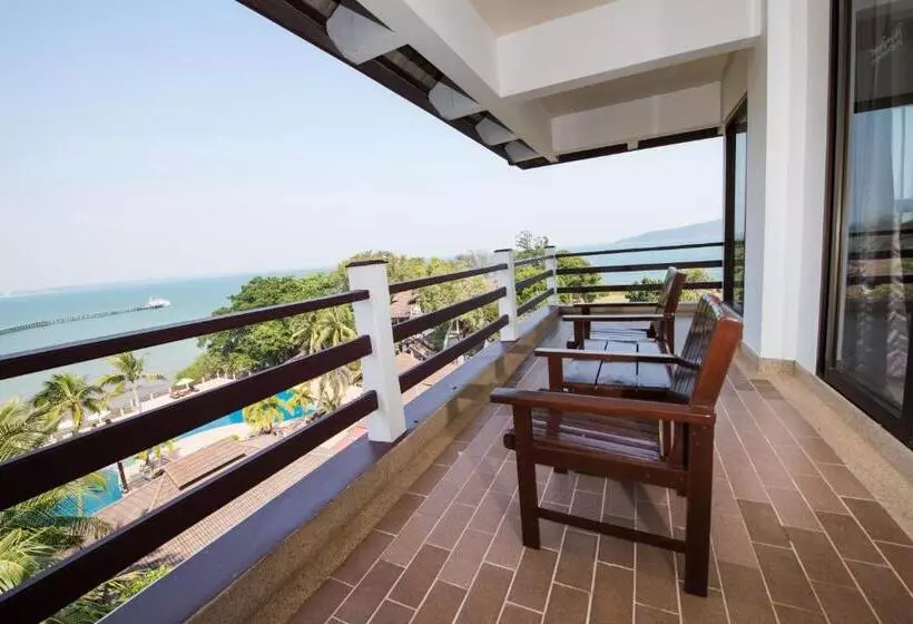 سوئیت پریمیوم با چشم‌انداز دریا, Rayong Resort Hotel