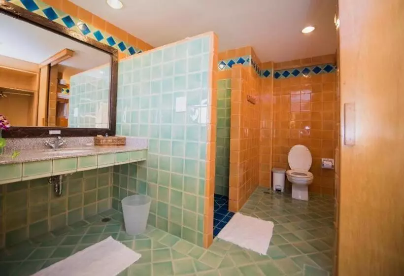 سوئیت پریمیوم با چشم‌انداز دریا, Rayong Resort Hotel