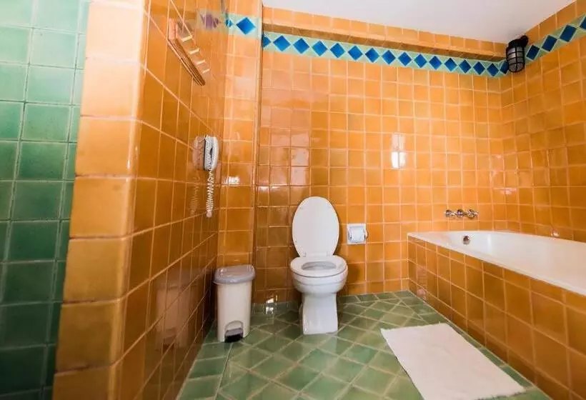 سوئیت پریمیوم با چشم‌انداز دریا, Rayong Resort Hotel