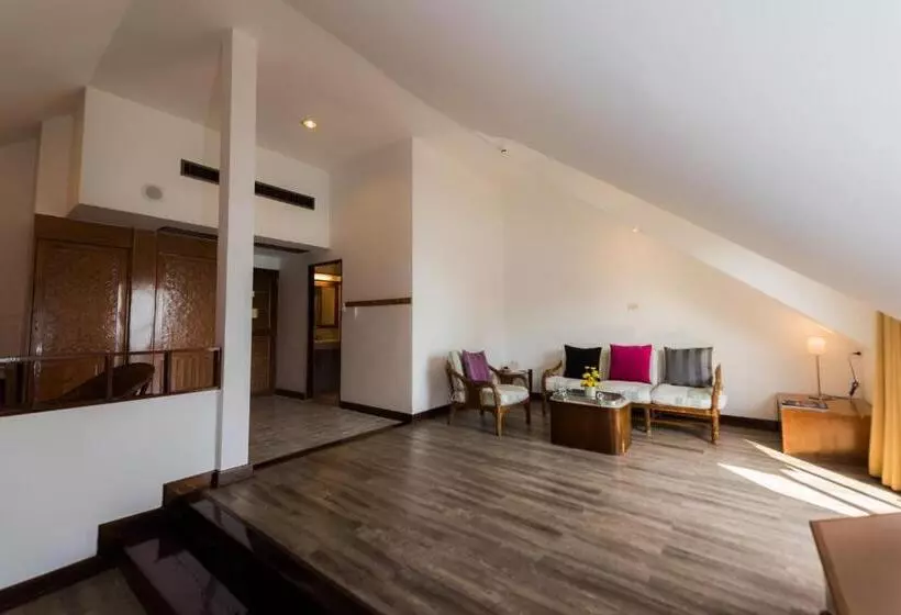 اتاق استاندارد سه نفره, Rayong Resort Hotel