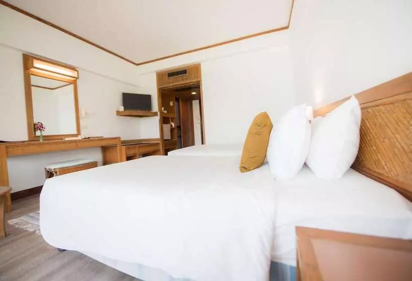 اتاق لوکس با چشم‌انداز دریا, Rayong Resort Hotel