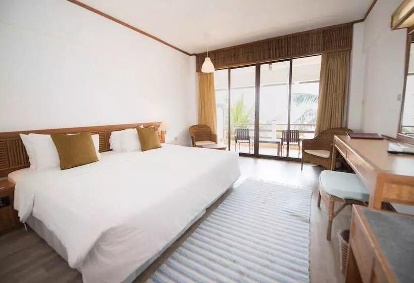 اتاق لوکس با چشم‌انداز دریا, Rayong Resort Hotel