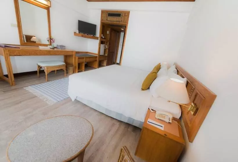 اتاق لوکس با چشم‌انداز دریا, Rayong Resort Hotel