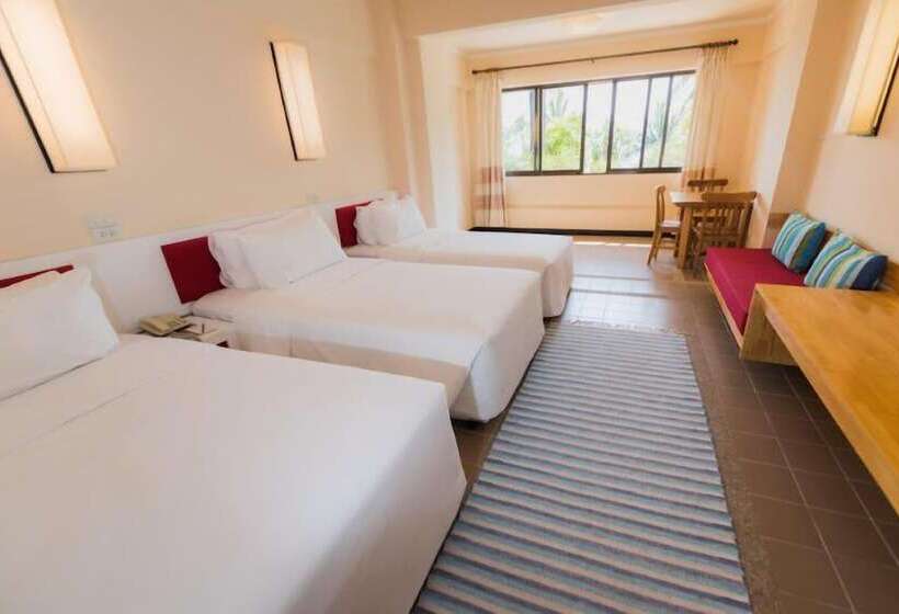 デラックストリプルルーム, Rayong Resort Hotel โรงแรมระยองรีสอร์ท