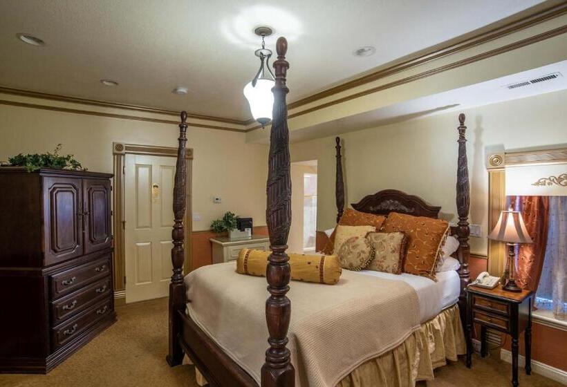 Номер Deluxe, The Anniversary Inn   Logan