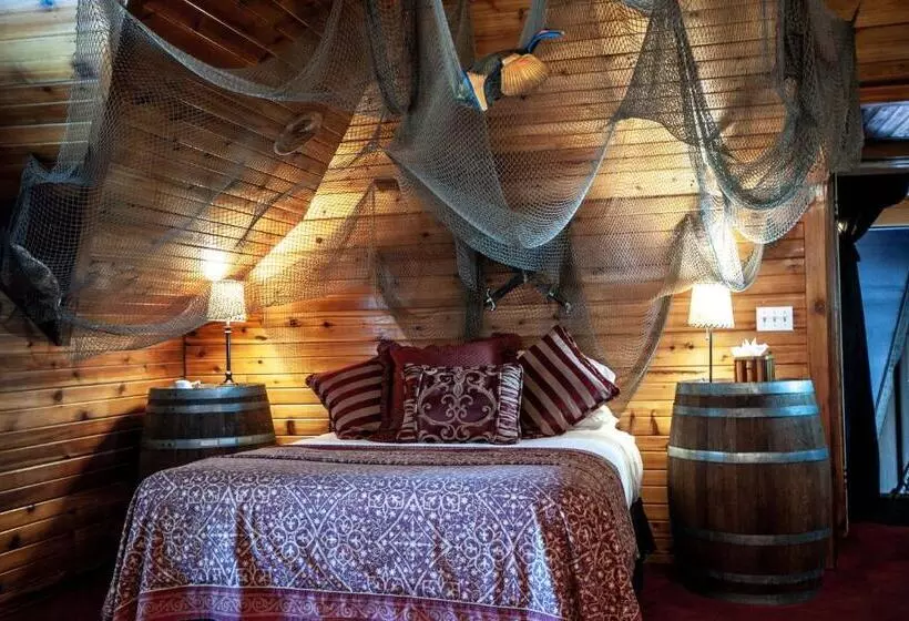 片側に海が見えるデラックスルーム, The Anniversary Inn   Logan