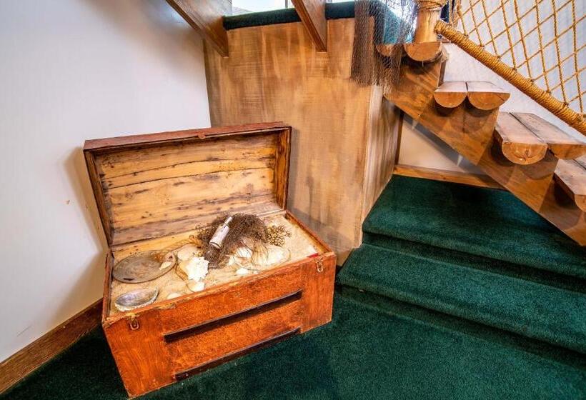 스탠다드 발코니 룸 바다 전망, The Anniversary Inn   Logan