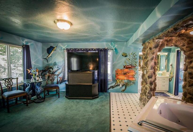 Номер Стандарт Вид на Сад, The Anniversary Inn   Logan