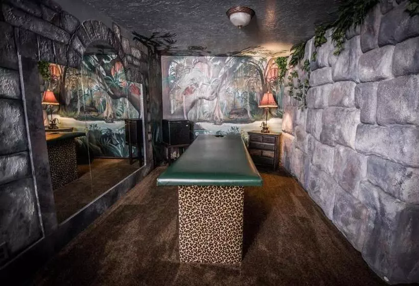 レイクビュースタンダードルーム, The Anniversary Inn   Logan