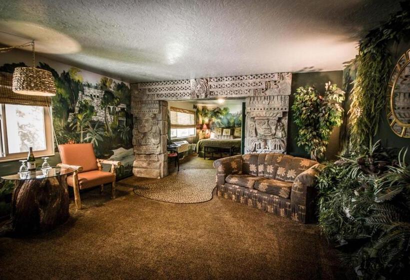 스탠다드 룸 호수 전망, The Anniversary Inn   Logan