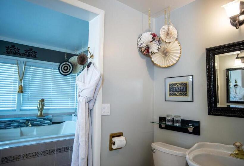 스탠다드 룸 풀장 전망, The Anniversary Inn   Logan