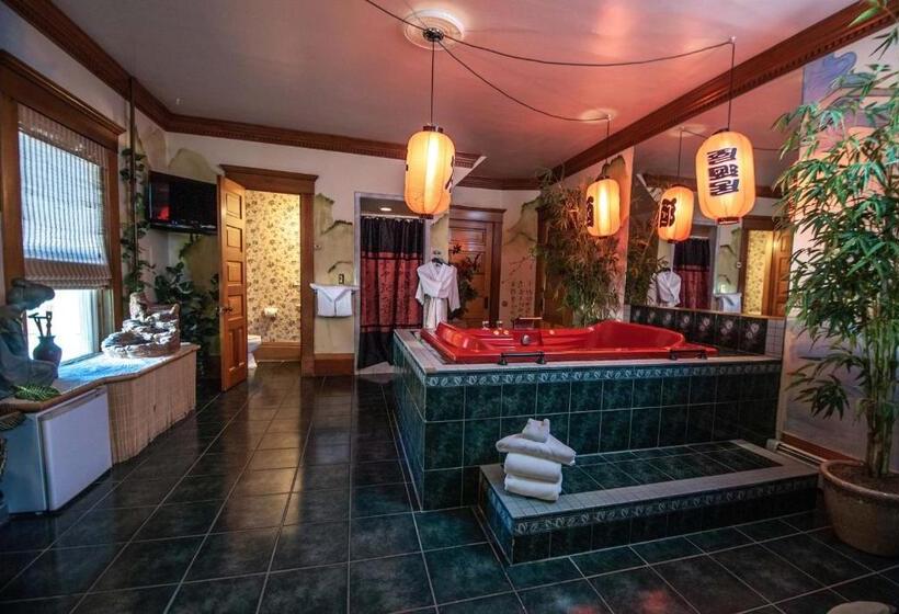 Номер Стандарт Вид на Море, The Anniversary Inn   Logan