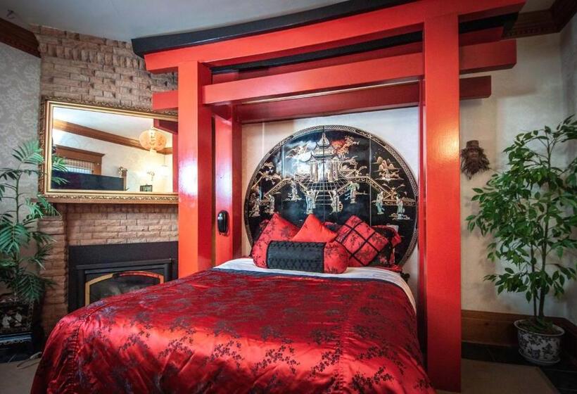 Номер Стандарт Вид на Море, The Anniversary Inn   Logan