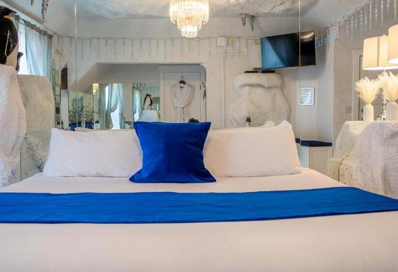 标准房带园景, The Anniversary Inn   Logan