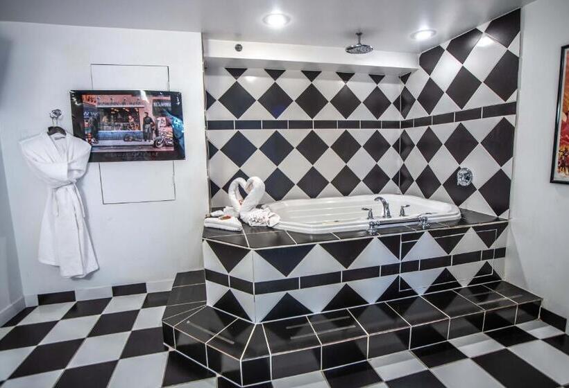 스탠다드 발코니 룸, The Anniversary Inn   Logan