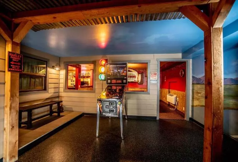 キングサイズベッドのスーペリアルーム, The Anniversary Inn   Logan