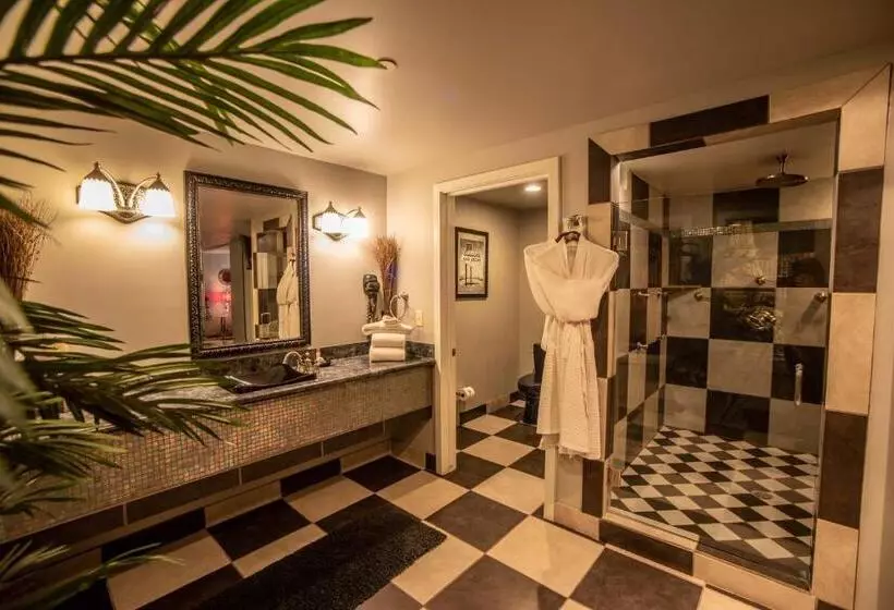 スーペリアールーム, The Anniversary Inn   Logan