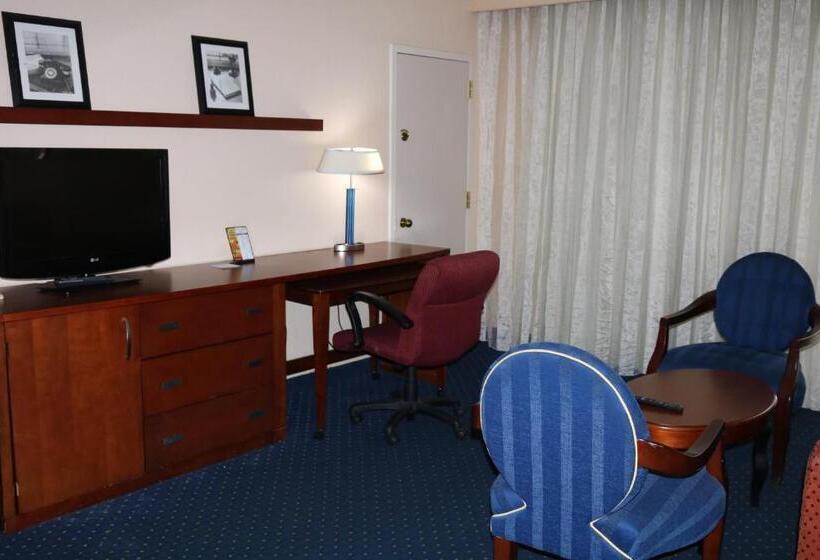 디럭스 스위트 킹 침대, Baymont By Wyndham Columbia Northwest