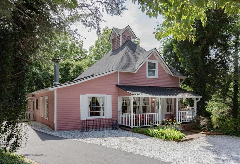 キングサイズベッドのデラックスルーム, Cedar Crest Inn