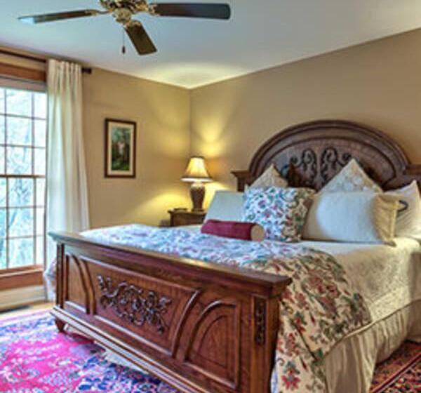 Номер Deluxe Кровать Кинг, Cedar Crest Inn