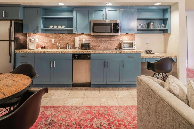 جناح سرير كينج, Cliffrose Springdale, Curio Collection By Hilton