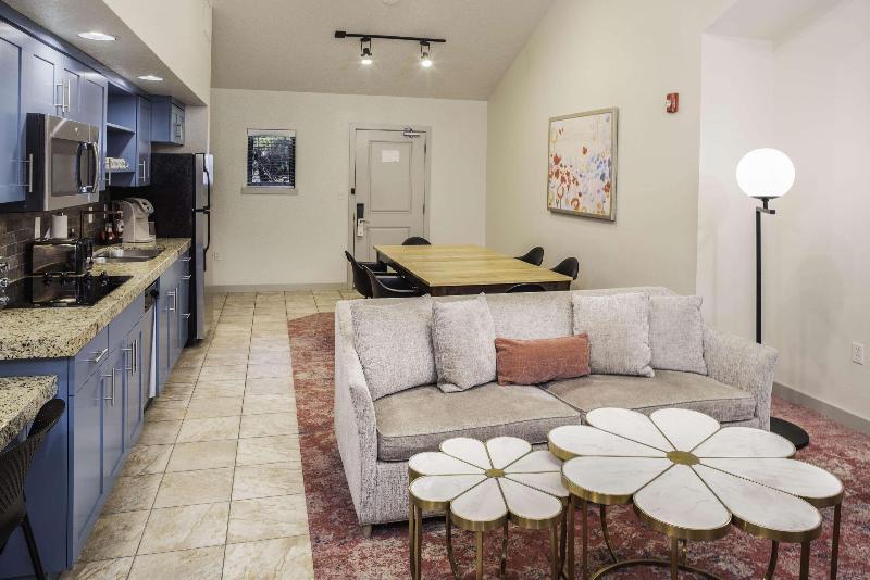 جناح سوبيريور غرفتين نوم, Cliffrose Springdale, Curio Collection By Hilton