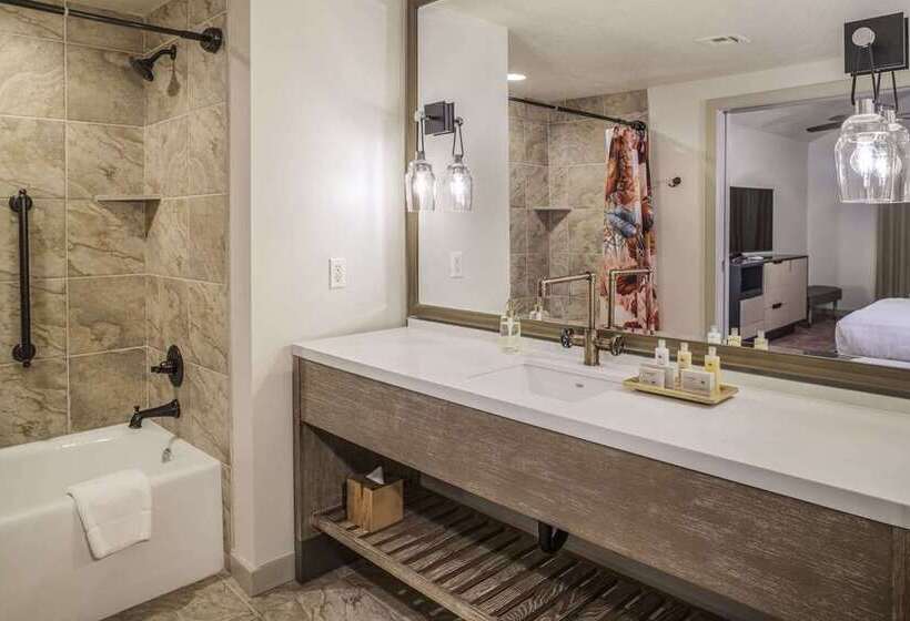 غرفة قياسية, Cliffrose Springdale, Curio Collection By Hilton