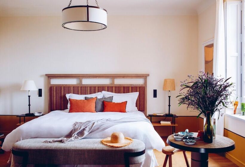 جناح ديلوكس, Crillon Le Brave