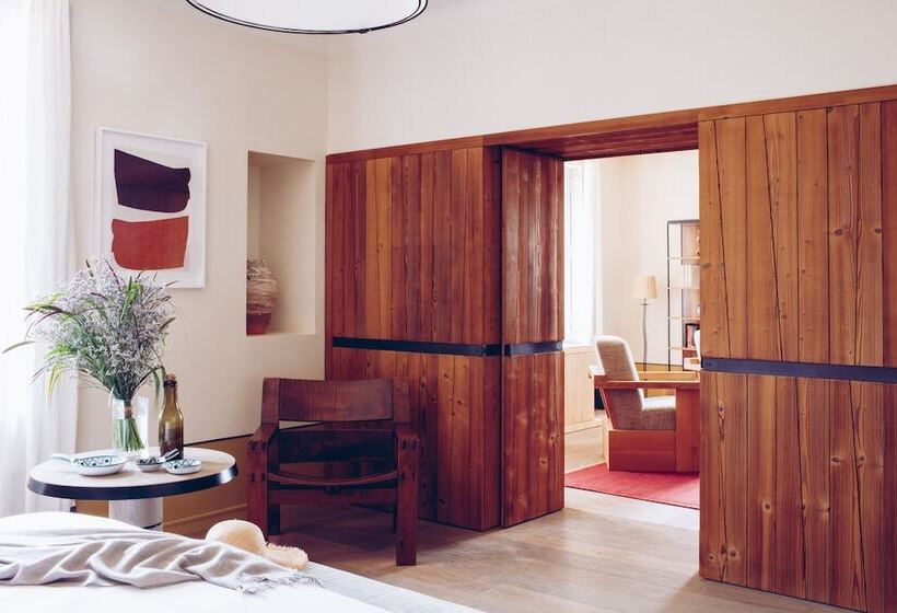 جناح ديلوكس, Crillon Le Brave