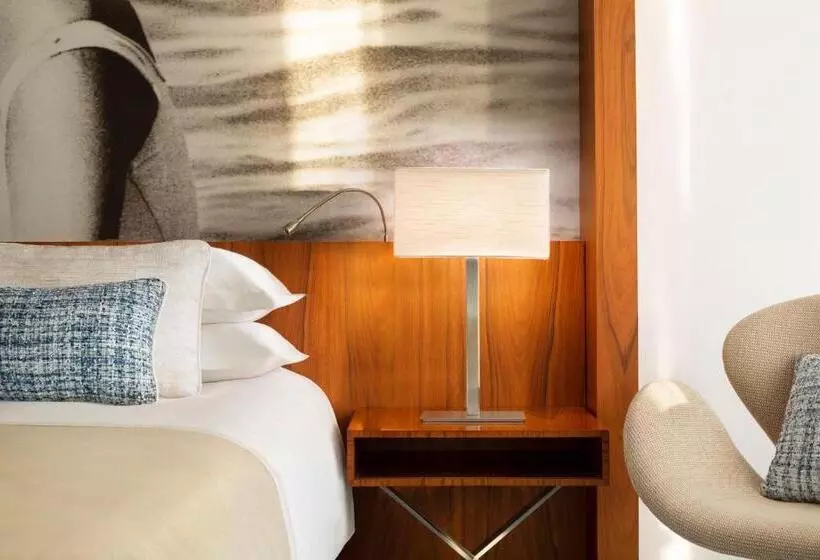 片側に海が見えるデラックスルーム, Jw Marriott Cannes