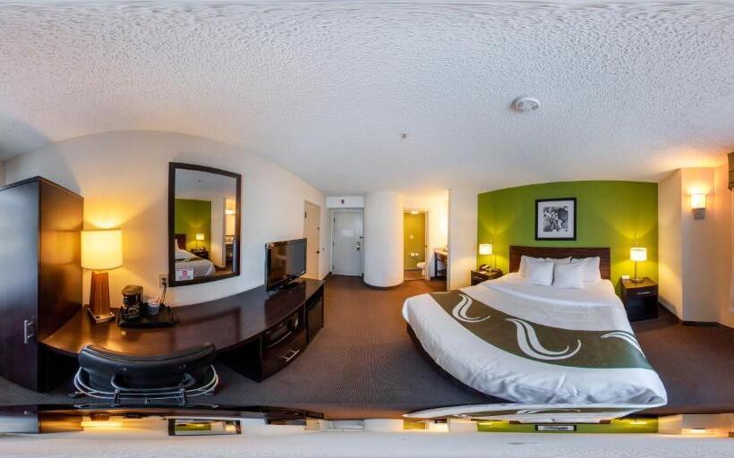 جناح مزود بجاكوزى, Quality Inn