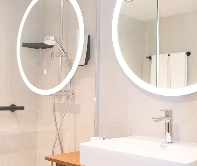 חדר סטנדרט עם מרפסת, Thalazur Royan   Hôtel & Spa