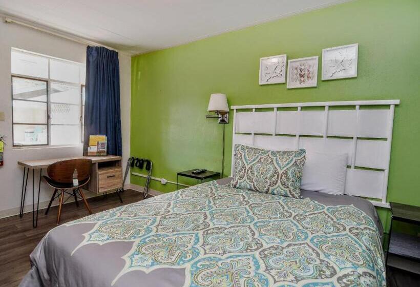 غرفة قياسية, The Sunset Motel