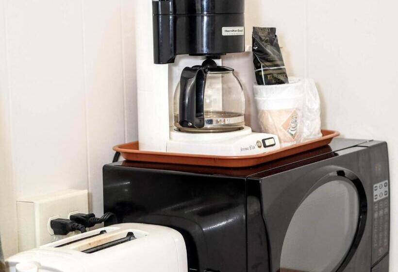 إستوديو قياسى, The Sunset Motel