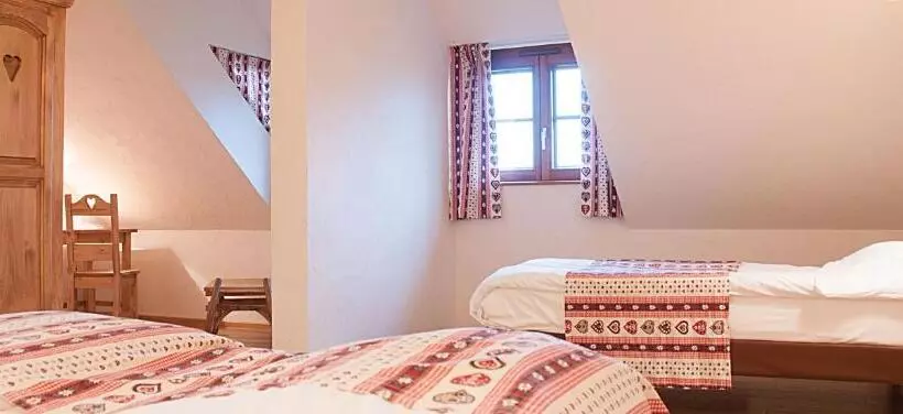 اتاق استاندارد چهار تخته, The Originals Boutique, Hôtel La Ferme Du Pape, Eguisheim