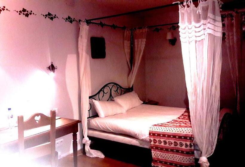 エコノミートリプルルーム, The Originals Boutique, Hôtel La Ferme Du Pape, Eguisheim