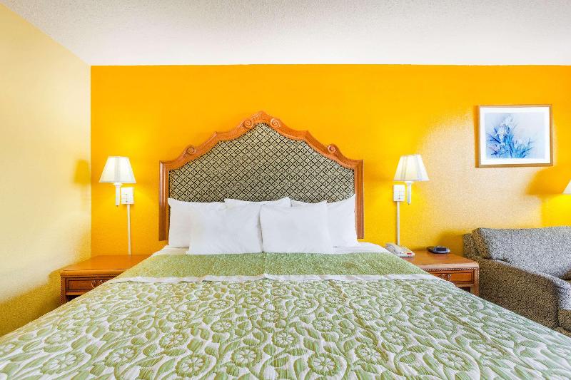 غرفة قياسية سرير كينج, Days Inn By Wyndham Jacksonville