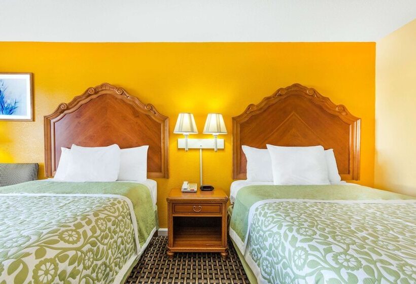 غرفه قياسيه سريرين مزدوجين, Days Inn By Wyndham Jacksonville