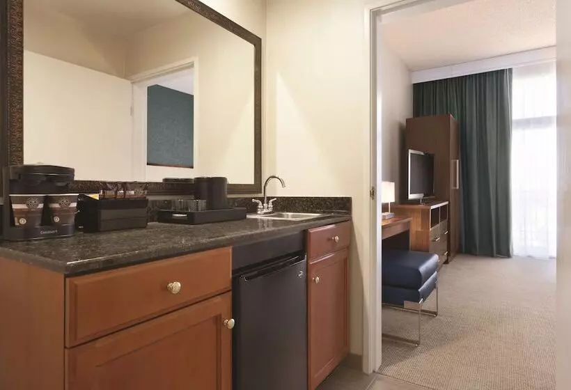 سوییت, Embassy Suites By Hilton Brea North Orange County