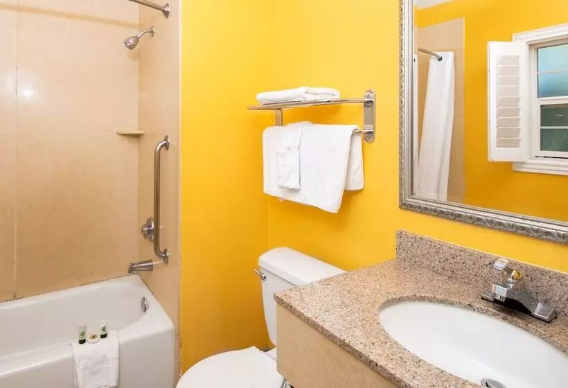 اتاق لوکس, Fallbrook Country Inn