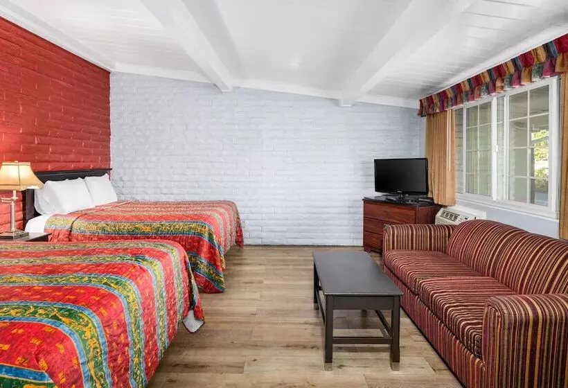 اتاق لوکس, Fallbrook Country Inn