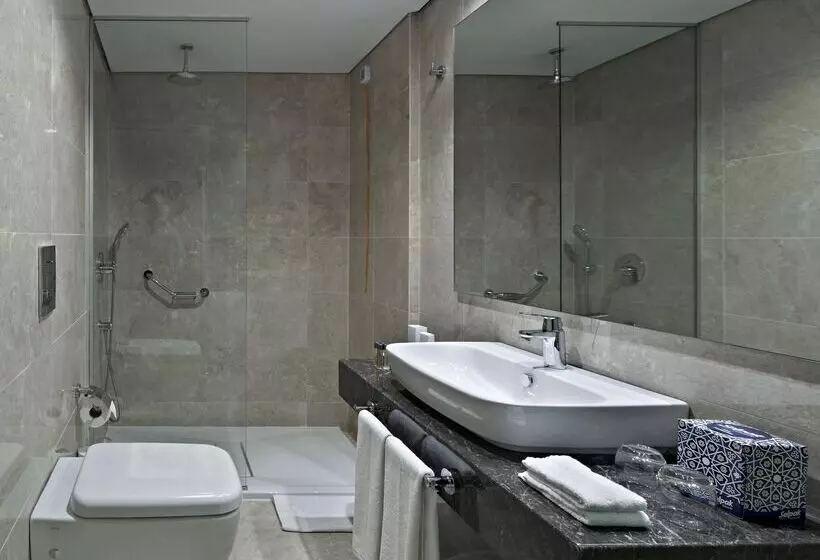 キングサイズベッドのスイートルーム, Holiday Inn Istanbul Old City, An Ihg
