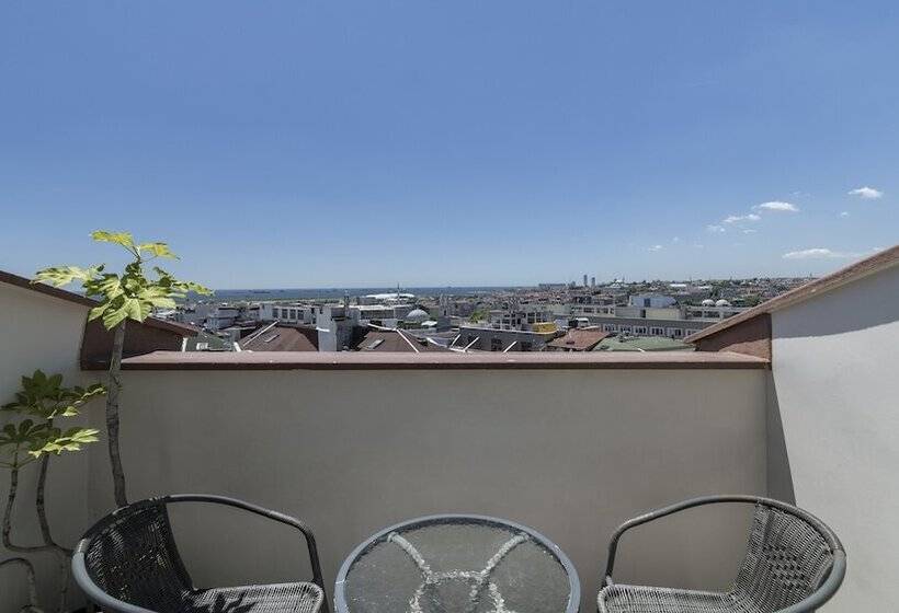 سوئیت با بالکن, Holiday Inn Istanbul Old City, An Ihg