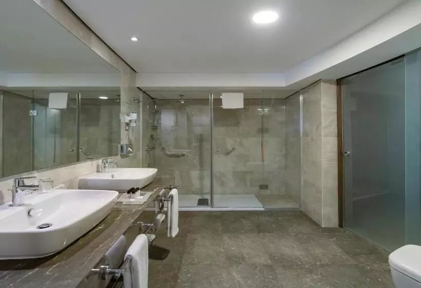 キングサイズベッドのスイートルーム, Holiday Inn Istanbul Old City, An Ihg