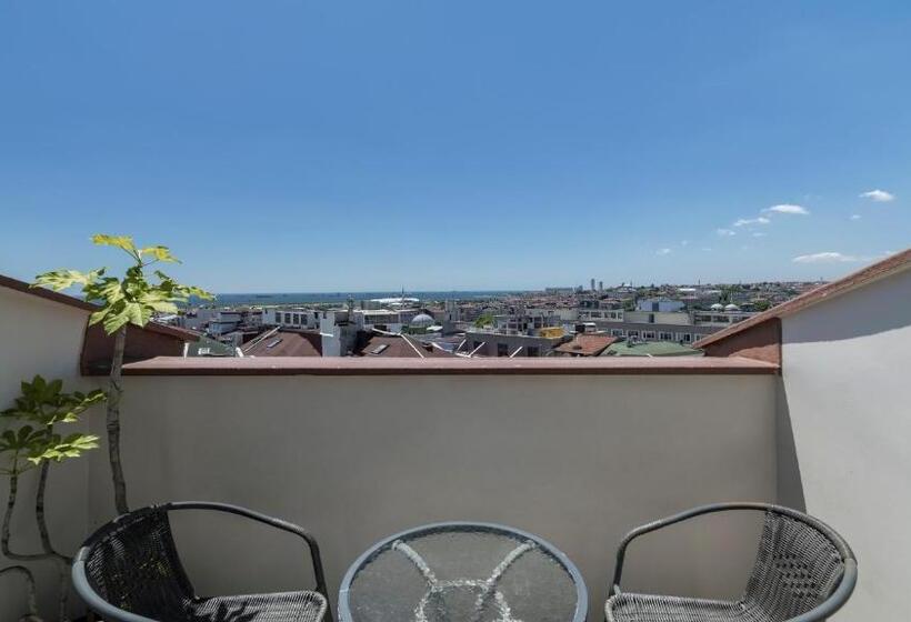 سوئیت با بالکن, Holiday Inn Istanbul Old City, An Ihg