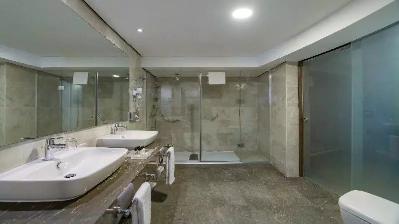 キングサイズベッドのスイートルーム, Holiday Inn Istanbul Old City, An Ihg