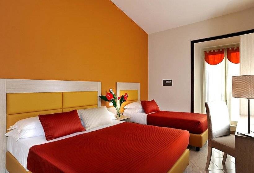 חדר סטנדרט לארבעה, Scott House