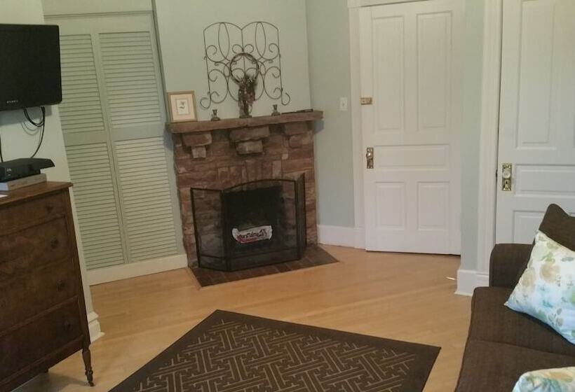 Люкс, The Inn At Ragged Edge