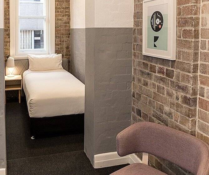 اتاق استاندارد یک نفره, The Ultimo