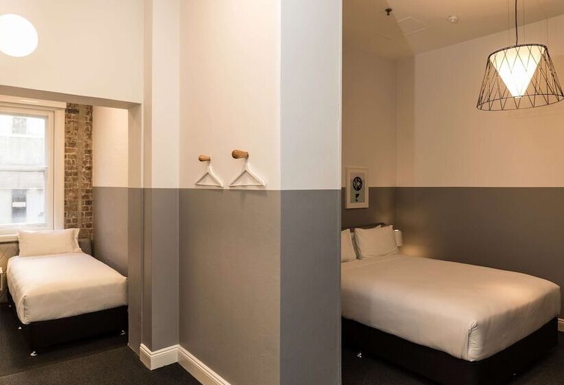 اتاق استاندارد سه نفره, The Ultimo